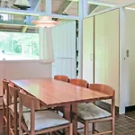 2 Bedroom In 아파트 알링에