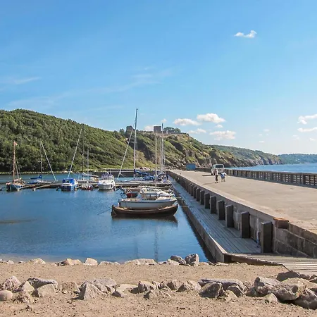 2 Bedroom In Apartment *